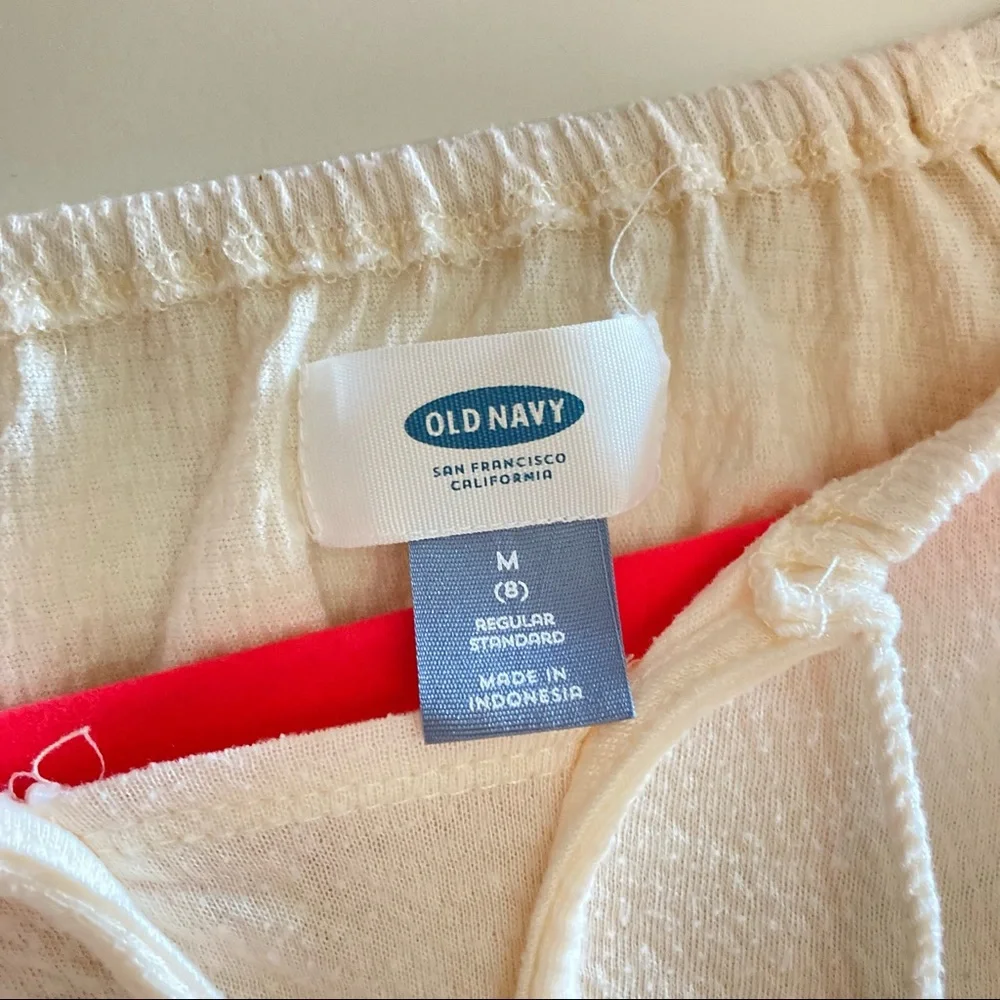 🌸3/$30🌸 Old Navy Girls’ Peasant Cream top👚🤍👢